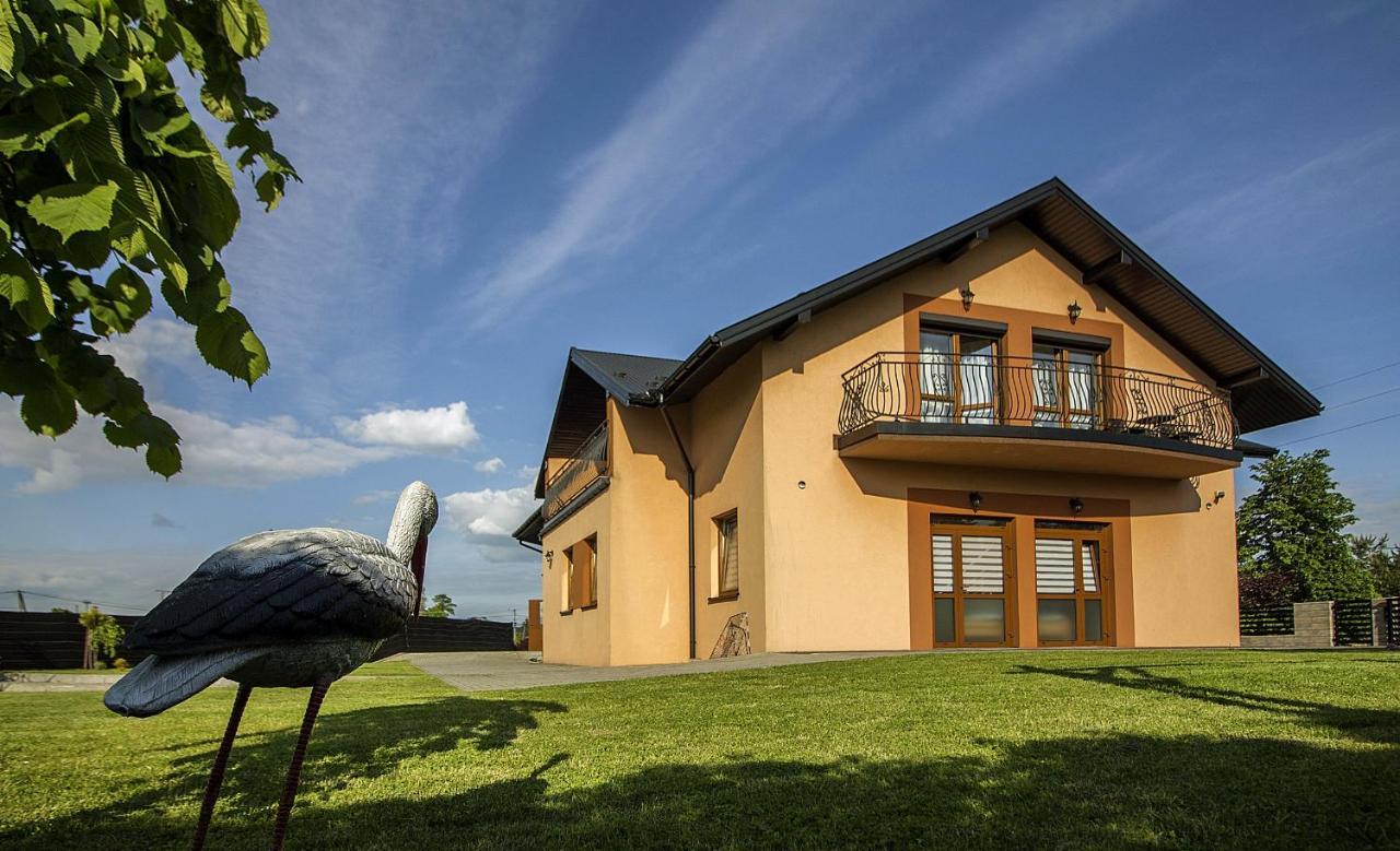 Aris Pokoje Goscinne Wojnicz Exterior foto