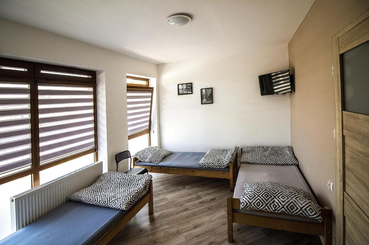 Aris Pokoje Goscinne Wojnicz Exterior foto